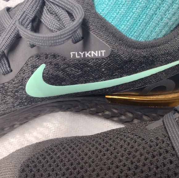 Nike epic react Flyknit Nike id with matching socks - Picture 4 of 6